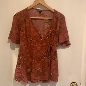Torrid top size 00. Fits size 10-12